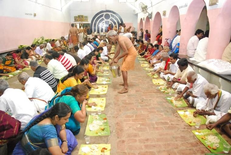 The hall laid for prasadam