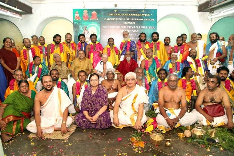 Those who gathered for the Aradhana