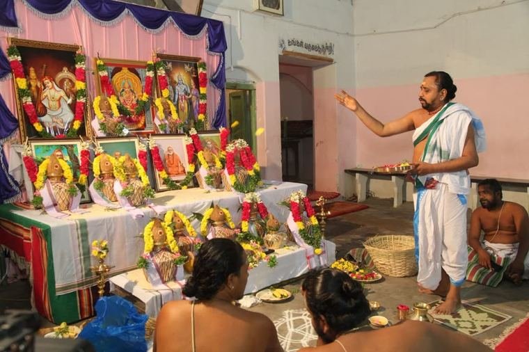 Parayanam before the deities