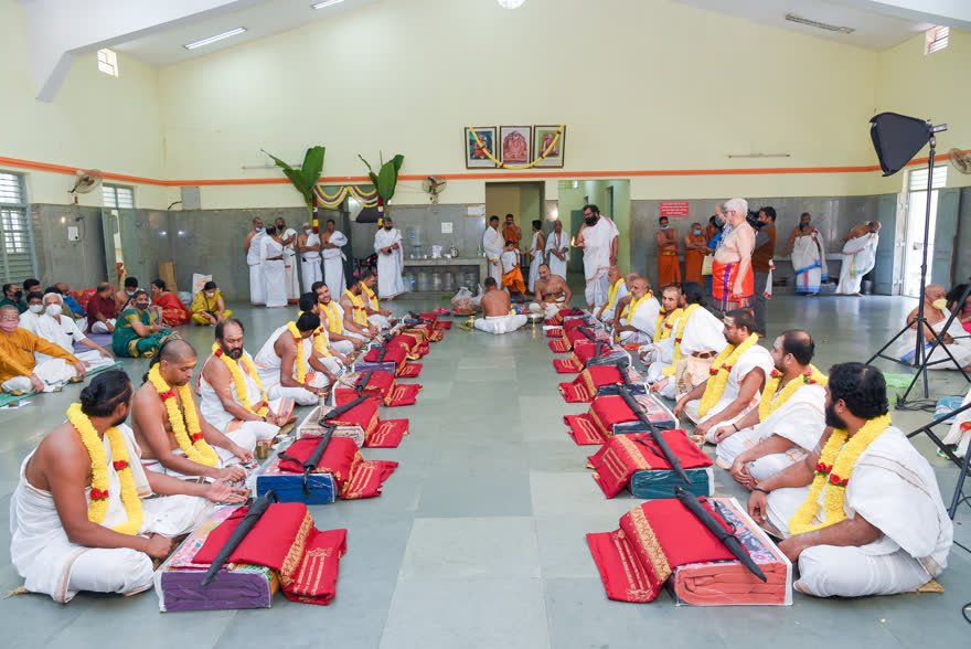 Scholars at the Veda Parayanam